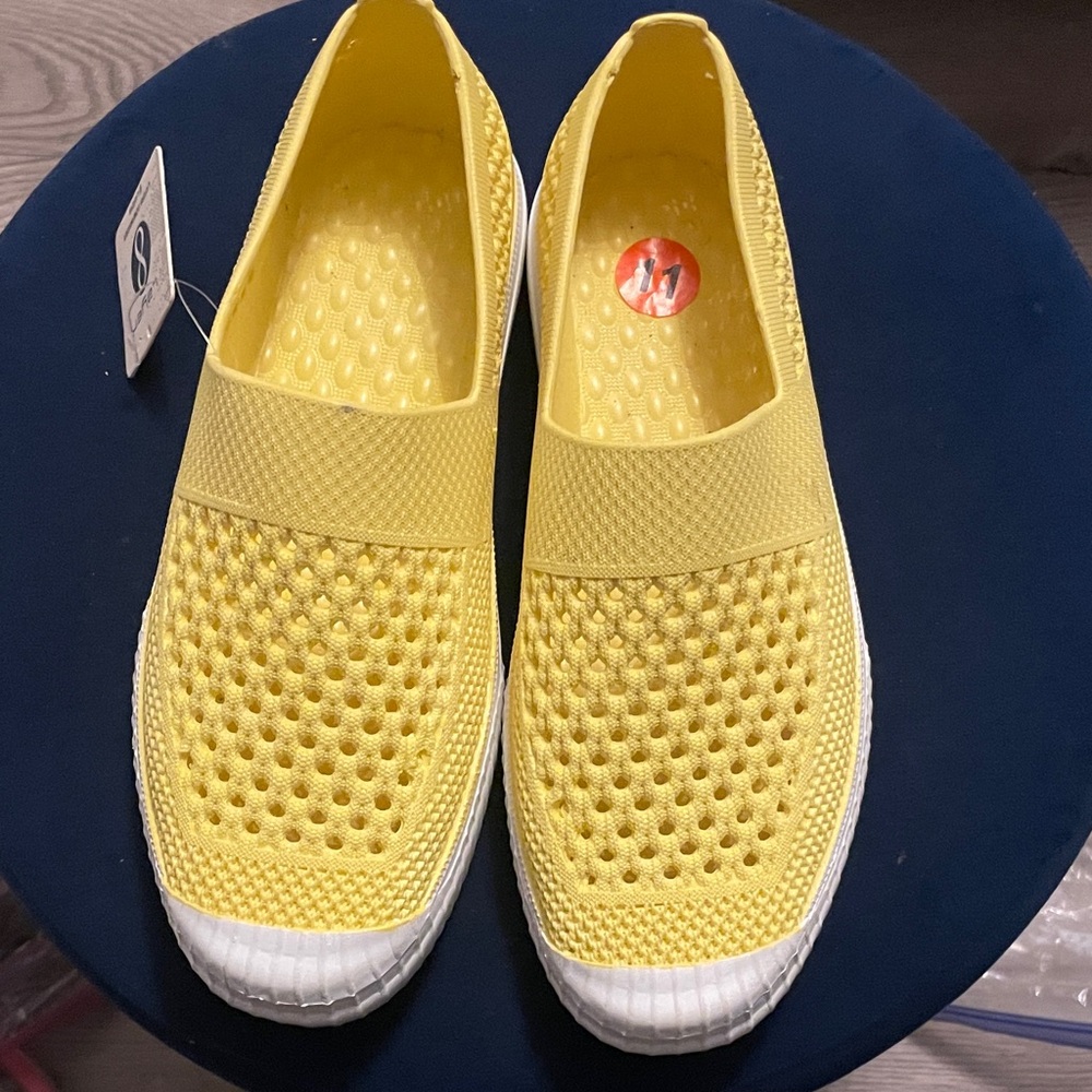Layer 8 Yellow Slip-On Knit Sneakers Rubber Shoes - Size 11